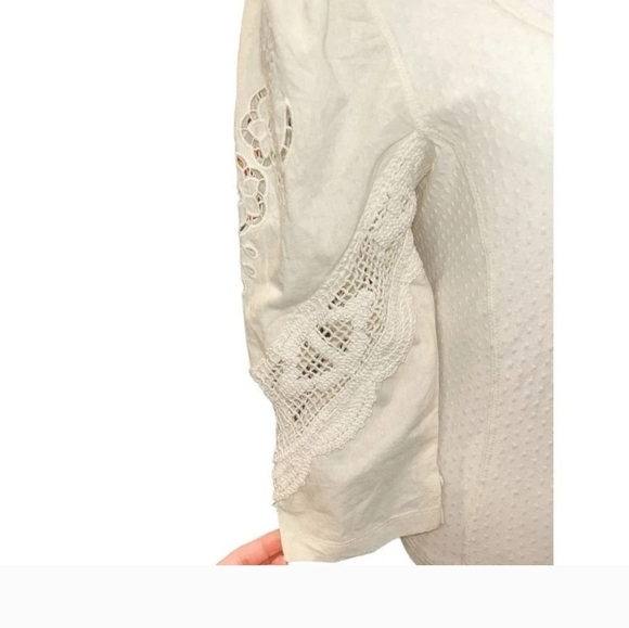 Free People NWT Brunch Date Henley Medium Eyelet 3/4 Sleeves Color Moon Glow Top - Picture 11 of 12